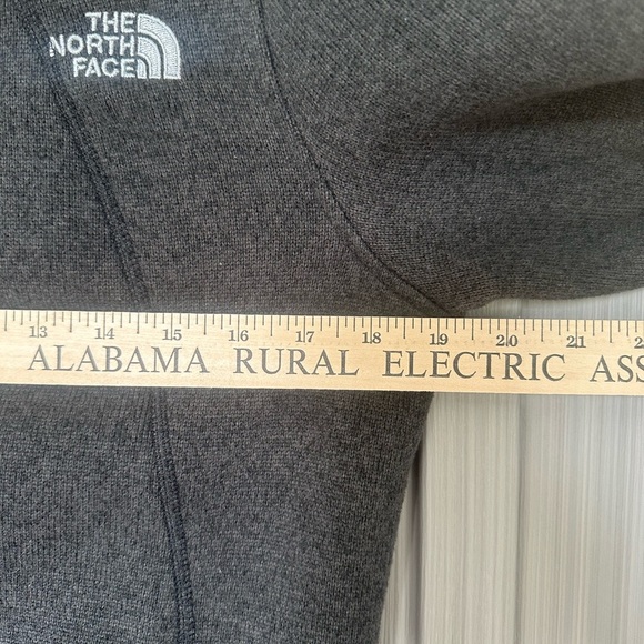 The North Face Charcoal Zip-Up Fleece Cozy Soft Outdoor Layer Sz L - Picture 3 of 12